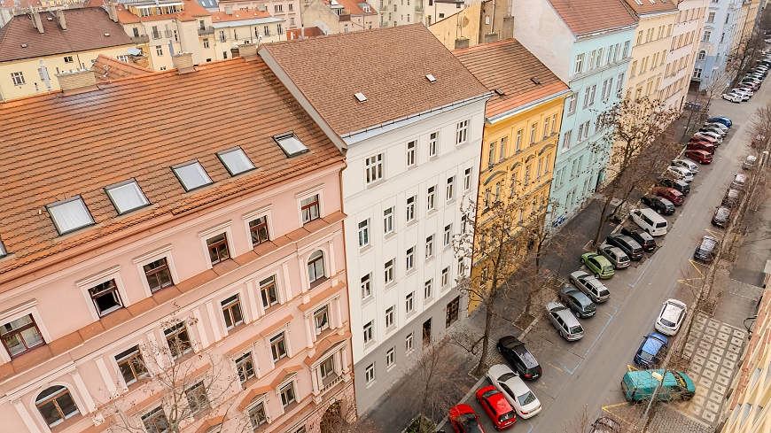 Velehradská 24