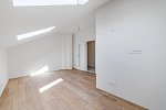 Prodej bytu 1+kk 27 m², Kolmá, Praha-Vysočany