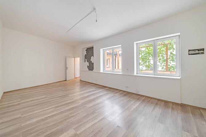 Prodej bytu 1+1 43 m², Přibyslavská, Praha-Žižkov