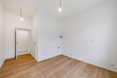 Prodej bytu 1+kk 19 m², Kolmá, Praha-Vysočany