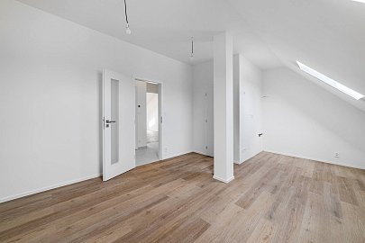Prodej bytu 2+kk 43 m², Kolmá, Praha-Vysočany