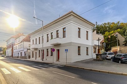 Prodej bytu 2+kk 39 m², Elišky Přemyslovny, Praha-Zbraslav