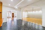 Prodej komerčních prostor obchodní prostory 117 m², Plzeňská, Praha-Košíře