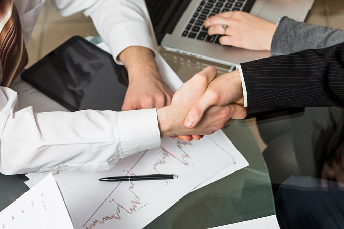 Finanční služby – spolupráce s bankami